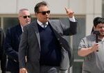 Bývalého kongresmana Georgea Santosa odsúdili na 7 rokov väzenia za podvody a krádeže identity