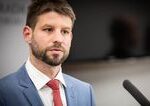 Michal Šimečka vyzýva premiéra Fica na diskusiu a ponúka pomoc s transakčnou daňou