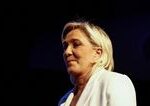 Francúzske úrady preverujú pôžičky Národného združenia Marine Le Penovej