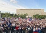 Opozičné protesty pritiahli tisíce ľudí