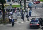 Robert Fico sa zo zranení, ktoré utrpel pri vlaňajšom atentáte, liečil vyše 42 dní