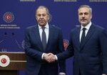 Sergej Lavrov a Hakan Fidan hovorili o potenciálnych mierových rokovaniach v Istanbule
