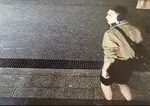 Polícia ukázala mladíka, ktorý nasprejoval nenávistné symboly v centre Bratislavy