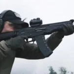 Ruské výsadkové jednotky na fronte prechádzajú na skrátenú útočnú pušku Kalašnikov
