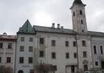 Útek z psychiatrie: Kremnická mestská polícia hľadá pacienta s červenými teplákmi