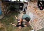 Zásah v Šuranoch: Policajti dolapili muža, vyhýbajúceho sa trestu za výrobu drog