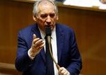 Francúzsky premiér Francois Bayrou navrhol zrušenie dvoch štátnych sviatkov