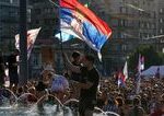 Protesty v Srbsku eskalujú