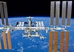 Štyria astronauti pristáli na Medzinárodnej vesmírnej stanici po úspešnej misii kozmickej lode Crew Dragon