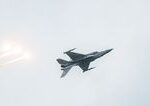V Poľsku pri nácviku leteckej šou havarovala Stíhačka F-16, pilot zahynul