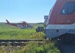 Tragická nehoda pri Seredi: vlak sa zrazil s autom, jeden človek zomrel