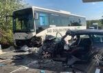 V okrese Hlohovec sa zrazil autobus s osobným autom, zranili sa traja ľudia