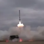 Britský štáb nedokončil reportáž na Ukrajine, ich šoféra-tlmočníka im násilne odvliekli odvodoví komisári Britský štáb nedokončil reportáž na Ukrajine, ich šoféra-tlmočníka im násilne odvliekli odvodoví komisári