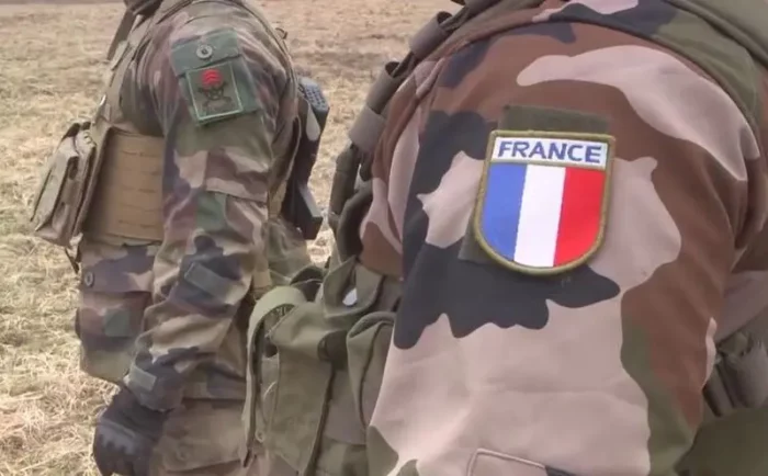 Dve tisíc francúzskych legionárov prechádza bojovým výcvikom pred ruským “safari”