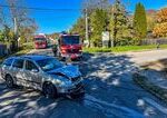 V obci na juhu Slovenska sa čelne zrazili dve autá na križovatke