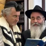 “Prestaňte prikladať do ohňa vojny”: Vojnový štváč Bernard-Henri Levy utŕžil od ukrajinského poslanca