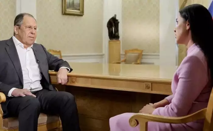 Tieto odpovede šéfa ruského ministerstva zahraničia taliansky denník odmietol uverejniť bez cenzúry