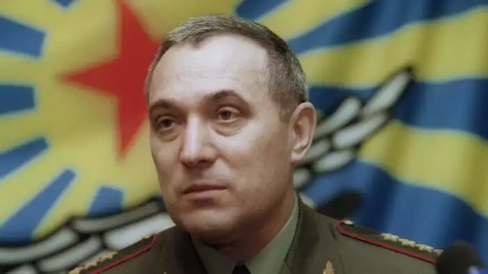 Zostarnutý vojnový zločinec z NATO ospravedlňuje albánskych teroristov z Kosova