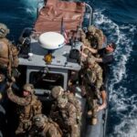 Objavila sa fotografia po zuby ozbrojeného mierového čínskeho nákladného plavidla