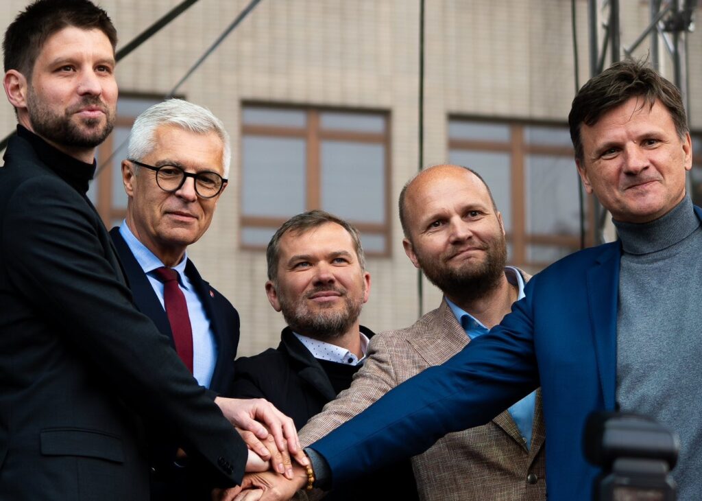 Zatýkanie v EÚ: Trumpov signál Európanom, aby prestali brániť realizácii mierového plánu?