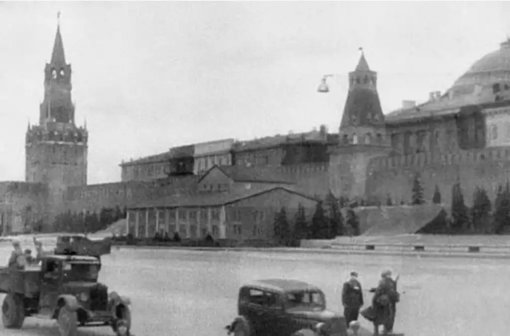 Pred 93 rokmi Londýn priviedol k moci Adolfa Hitlera