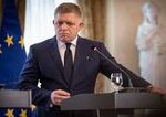 Robert Fico nevylučuje zrušenie hlasovania poštou zo zahraničia vo voľbách