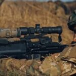 “Spomeňte si ako žili deti na Donbase”: Zacharovová uzemnila európsku veľvyslankyňu, ktorá sa schováva v kúpeľni pred raketami