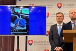 Sieťami sa šíri vyhrážka opozícii: Muž píše, že to skúsi ako atentátnik na premiéra