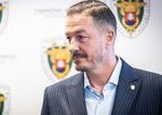 Šéf Finančnej správy cúvol a sype si popol na hlavu