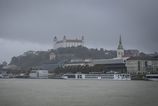Slovensko čaká chladná a daždivá nedeľa, na horách napadne aj sneh