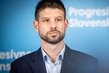 Zafajčená krčma a otázky na telo. Prečo Michal Šimečka vysvetľuje kauzu svojej matky v podnikoch naprieč Slovenskom? (videopodcast)