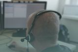 Muž opakovane blokoval policajnú linku. Hrozí mu pokuta vysoká ako priemerná mesačná mzda