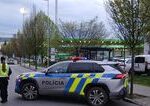 Opitý mladík za volantom vo Vranove narazil do stĺpa aj auta