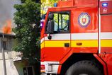 V Prešove horí strecha opustenej budovy. Požiar stále nebol lokalizovaný