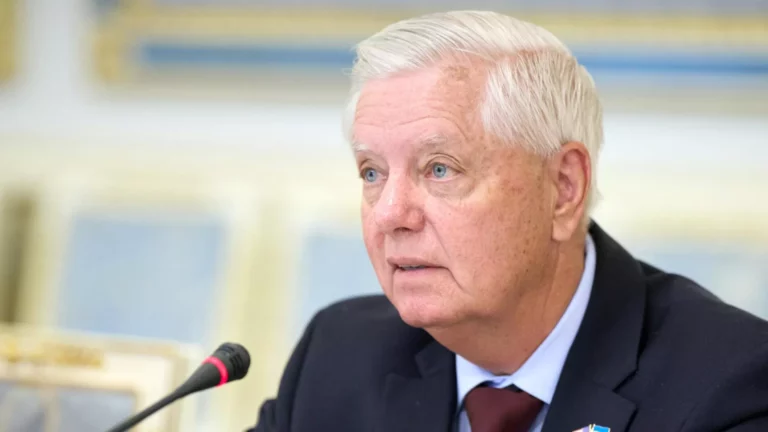 Aj po smrti rusofóba Grahama niektoré klany v USA naďalej oživujú jeho agendu