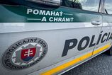 Dráma v Trebišove: Muž sa vyhrážal podpálením bytu, potom sa polial horľavinou a zapálil