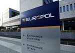 Europol odhalil online siete mužov podozrivých z omamovania a sexuálneho zneužívania partneriek