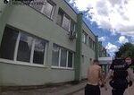 Kuriózne zadržanie v Trenčíne: mladík vypil kávu a zjedol marhule, v inom dome ukradol peňaženku