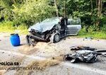 Nákladiaku na prepravu dreva na juhu SR zrejme zlyhali brzdy, v protismere zrámoval osobné auto