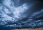 Slovensko čaká nepokojná noc: Dorazia silné búrky a výdatný dážď, na západe sa vyjasní až k ránu Slovensko čaká nepokojná noc: Dorazia silné búrky a výdatný dážď, na západe sa vyjasní až k ránu