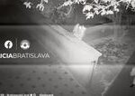 V Ružinove vyčíňajú zlodeji poistiek: Desiatky bytoviek zostali potme, polícia pátra po dvojici z videa