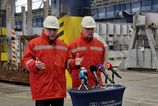 Vláda poslala slovenskému gigantovi 470 miliónov eur. Ide o záchranu priemyslu alebo nebezpečný precedens?