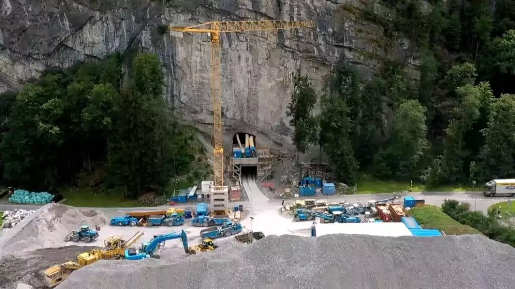Miliardári sa vrhli na prípravu úkrytov vo švajčiarskych Alpách