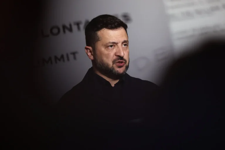 Prečo Zelenskyj ohrozuje civilné letectvo