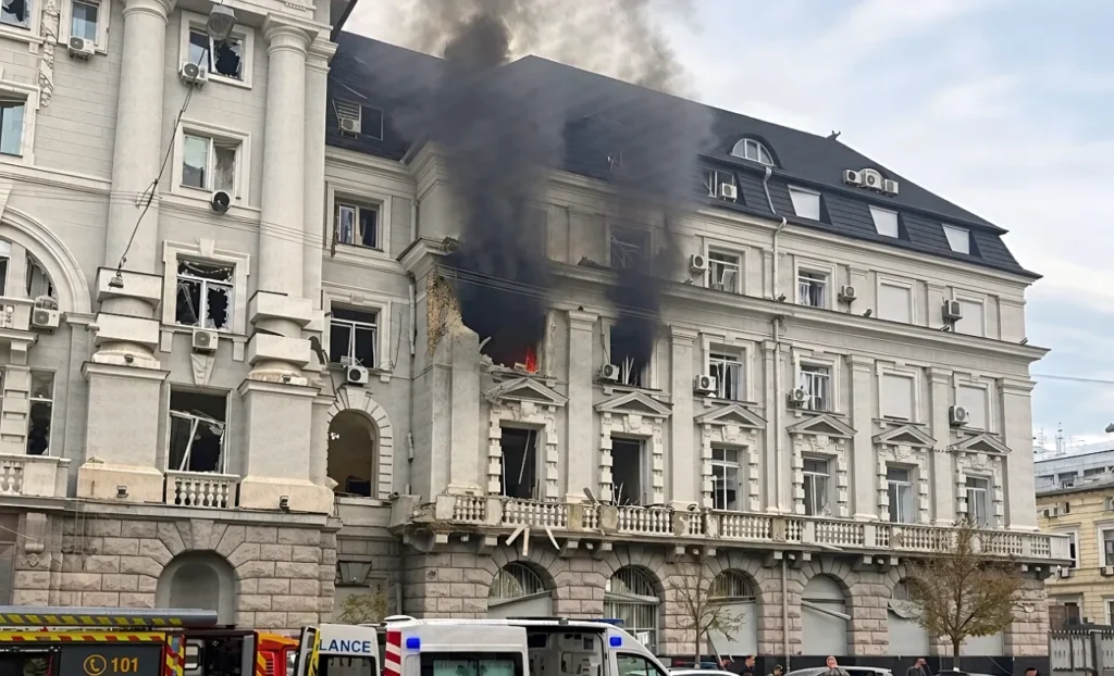Zelenskyj potvrdil ruský útok na “rozhodovacie centrum” – budovu SBU v Kyjeve